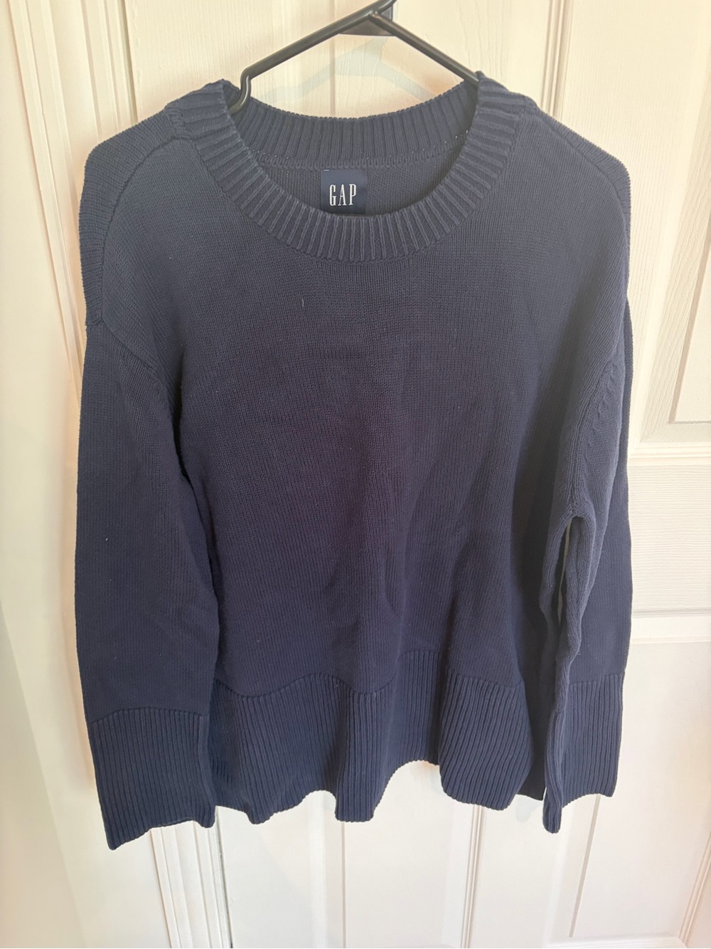 GAP Women’s Dark Navy Crewneck Sweatshirt